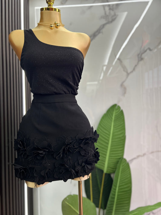 One shoulder Black Top